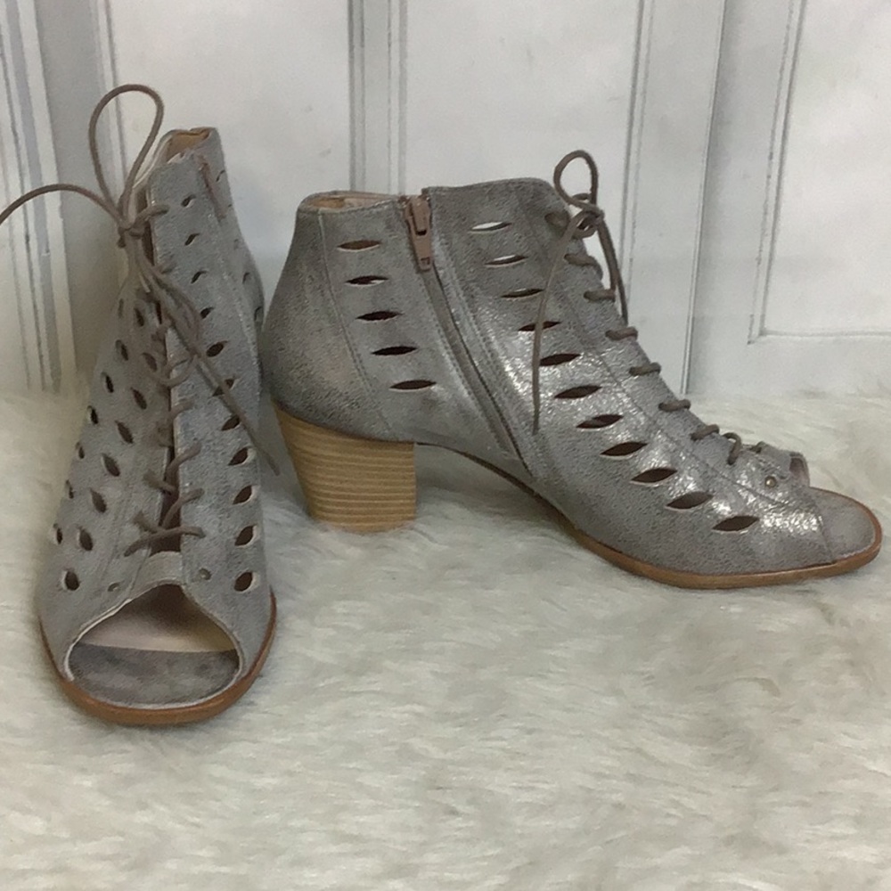 Paul Green Bali Bootie , 7.5 runs LARGE